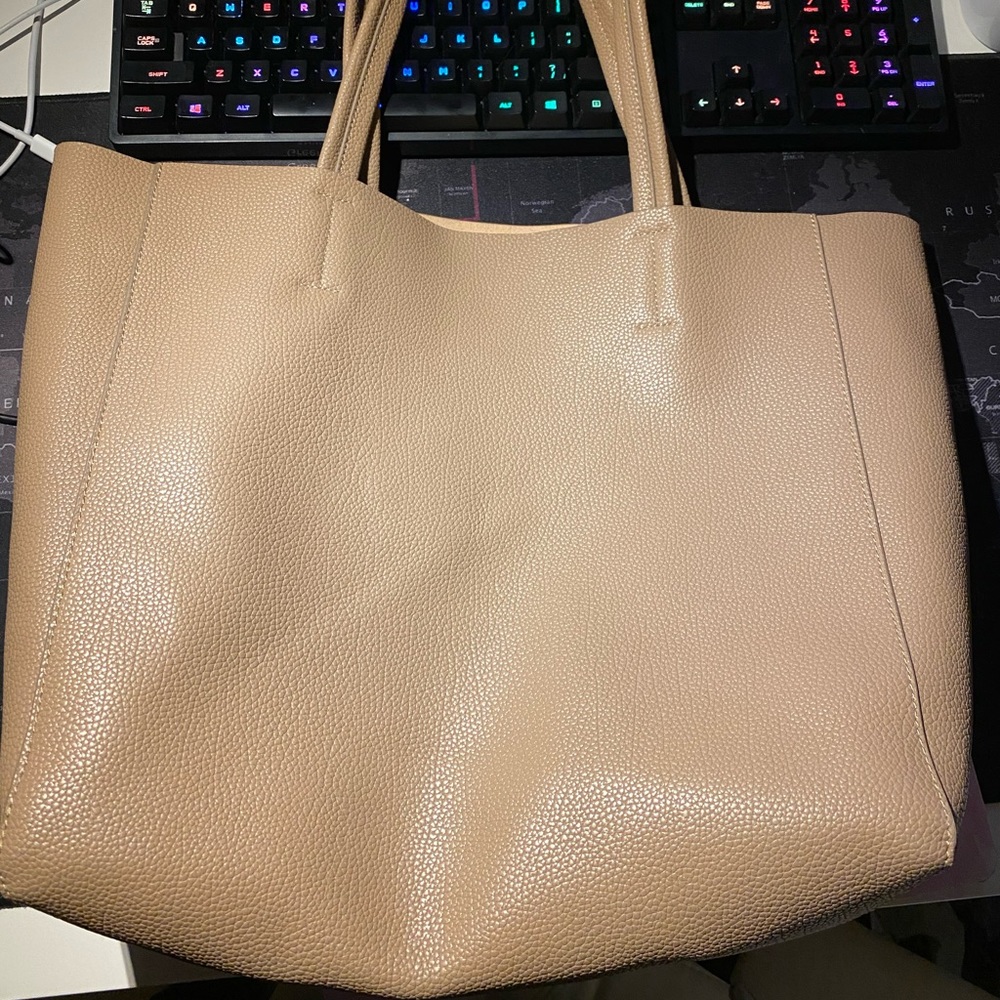 Leather tote bag